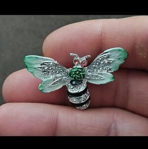 Cute 1980s Vintage Silver Tone Bumblebee With Pink Rhinestone Eyes Enamel Brooch